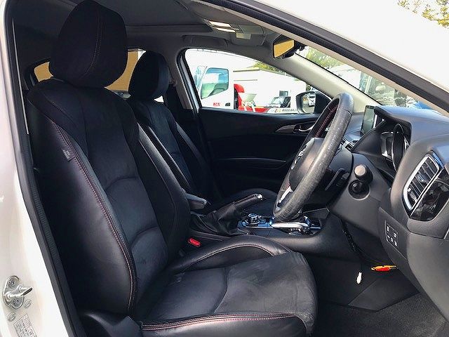 Mazda AXELA SPORT 2014-01 195056-3