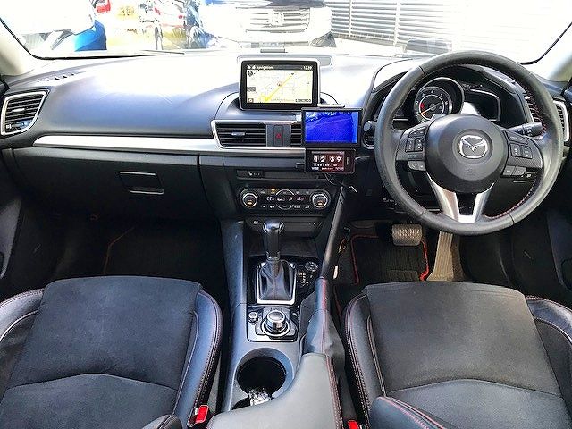 Mazda AXELA SPORT 2014-01 195056-1
