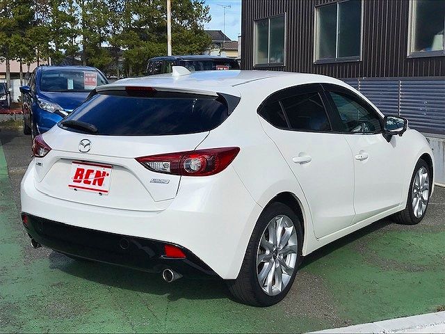 Mazda AXELA SPORT 2014-01 195056-2