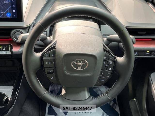 Toyota PRIUS 2023-05 366365-12