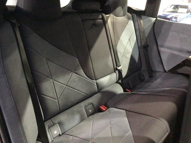Bmw IX 2022-06 7928-16