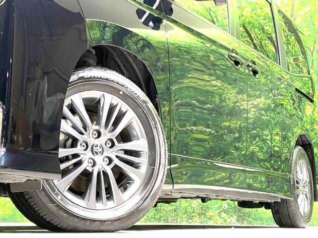 Toyota VOXY 2023-05 186041-13