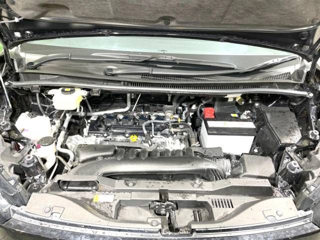 Toyota VOXY 2023-05 186041-18