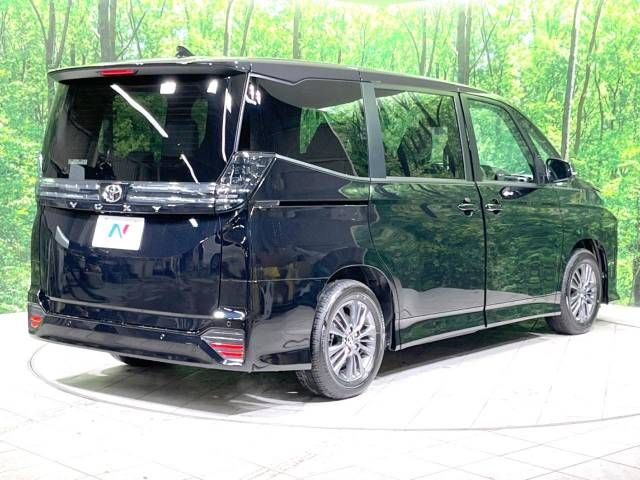 Toyota VOXY 2023-05 186041-17