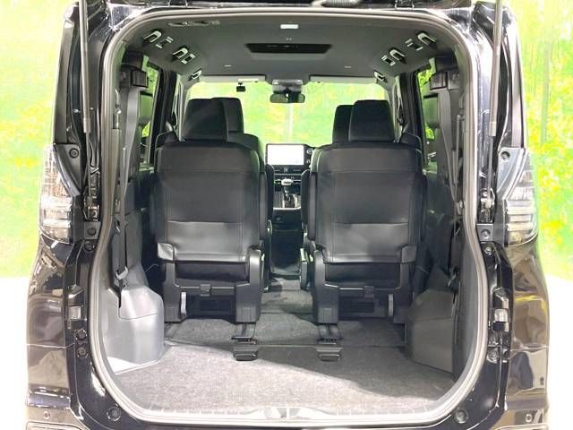 Toyota VOXY 2023-05 186041-11