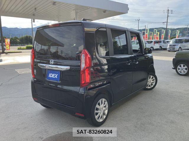 Honda N BOX 2022-06 307403-1