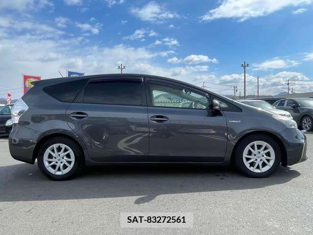 Toyota PRIUS ALPHA 2013-03 231973-6
