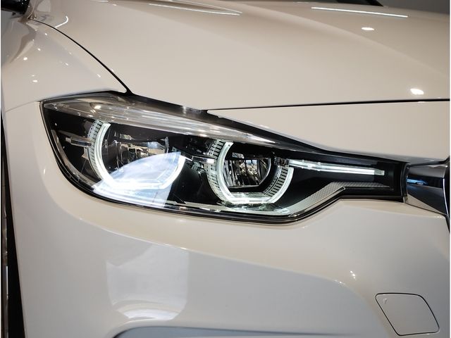 Bmw 3 SERIES 2017-09 9431-8