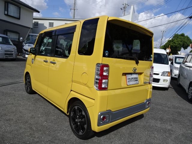 Daihatsu WAKE 2015-08 15256-3