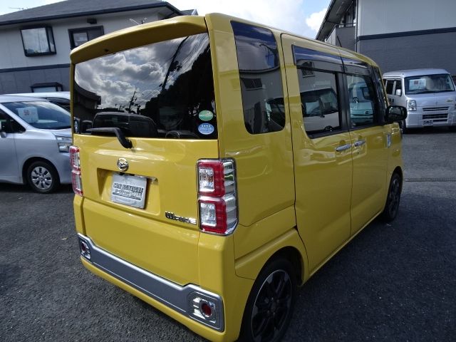 Daihatsu WAKE 2015-08 15256-5