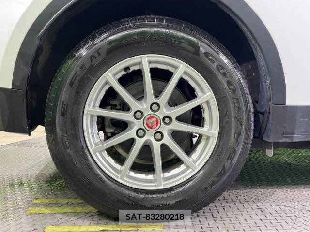 Jaguar E-PACE 2018-06 315773-14