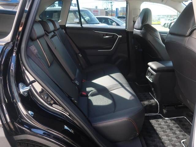 Toyota RAV4 2019-10 18578-9