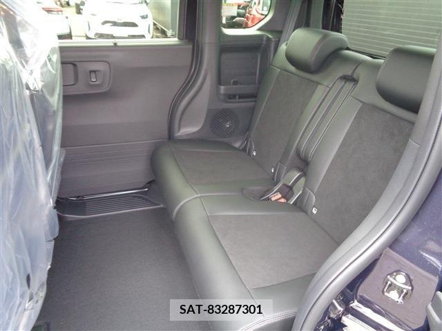 Honda N BOX CUSTOM 2023-12 249903-8