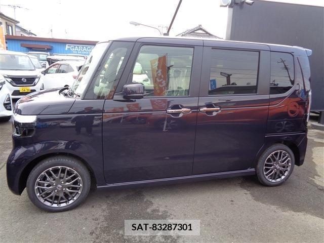 Honda N BOX CUSTOM 2023-12 249903-3
