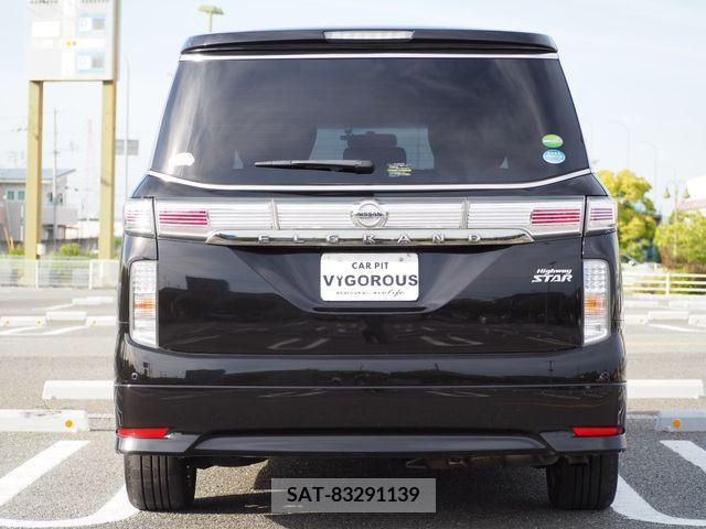 Nissan ELGRAND 2018-02 268404-11