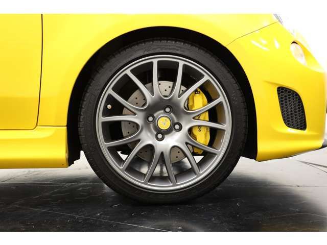 Abarth 695 2011-11 194658-4