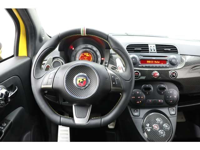 Abarth 695 2011-11 194658-8