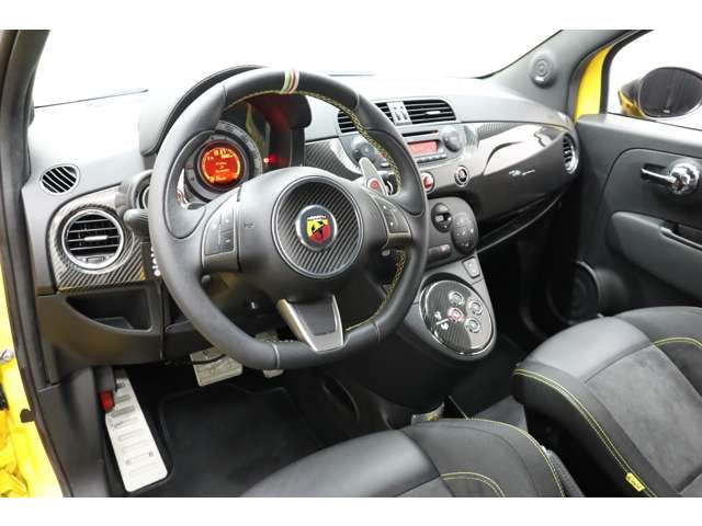 Abarth 695 2011-11 194658-3