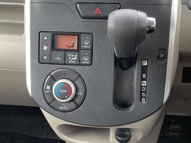 Daihatsu TANTO 2015-12 240-5