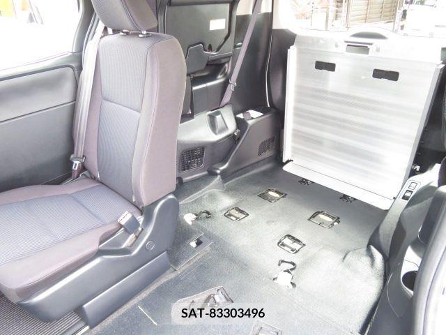 Toyota NOAH 2019-02 380882-13