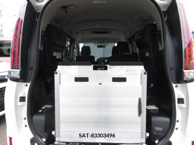 Toyota NOAH 2019-02 380882-4