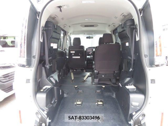 Toyota NOAH 2019-02 380882-3
