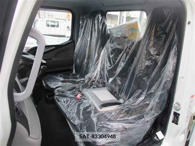 Mitsubishi CANTER 2023-10 208556-14