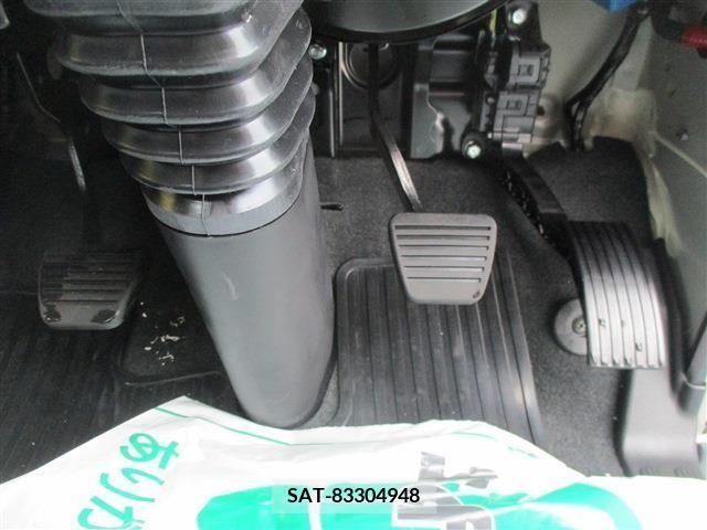 Mitsubishi CANTER 2023-10 208556-12