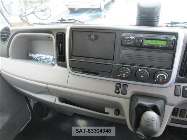 Mitsubishi CANTER 2023-10 208556-10