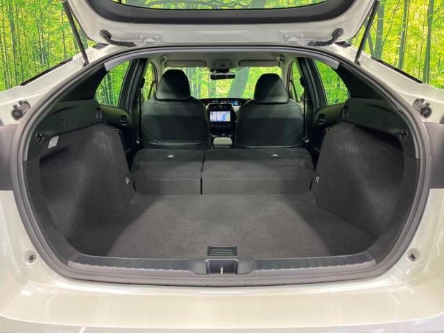 Toyota PRIUS 2019-04 186383-10