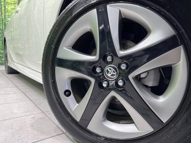 Toyota PRIUS 2019-04 186383-13