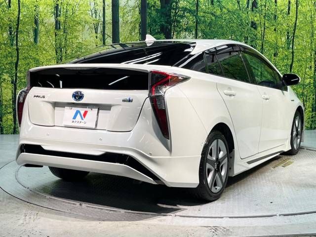 Toyota PRIUS 2016-09 8902-17