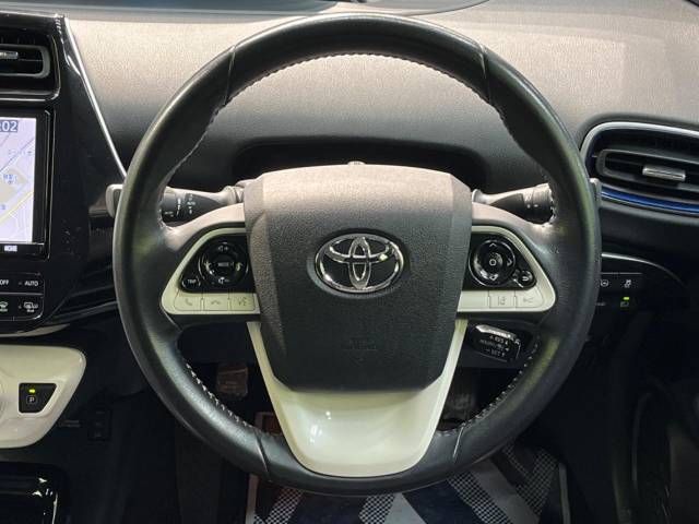 Toyota PRIUS 2016-09 8902-12
