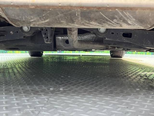 Toyota PRIUS 2016-09 8902-19