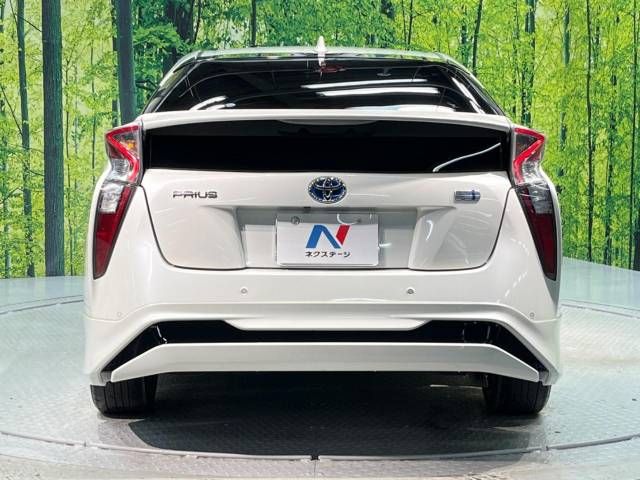 Toyota PRIUS 2016-09 8902-15