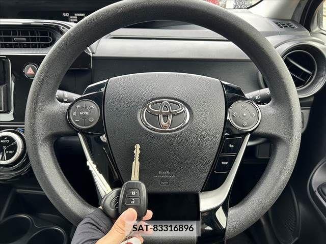 Toyota AQUA 2021-02 260578-4