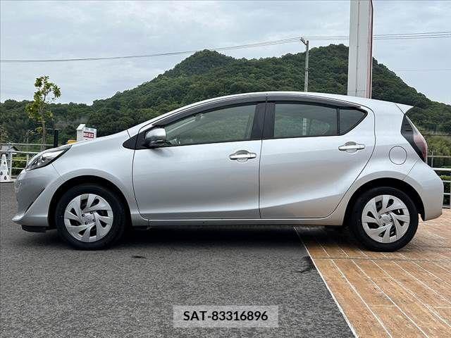 Toyota AQUA 2021-02 260578-10