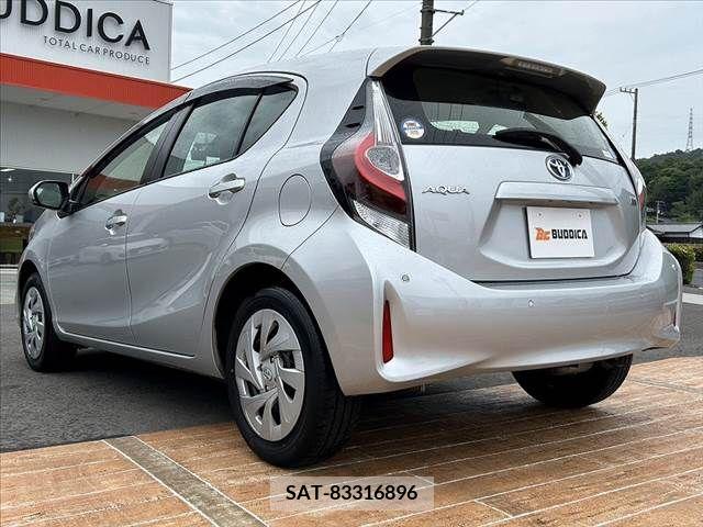 Toyota AQUA 2021-02 260578-12