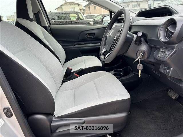 Toyota AQUA 2021-02 260578-15