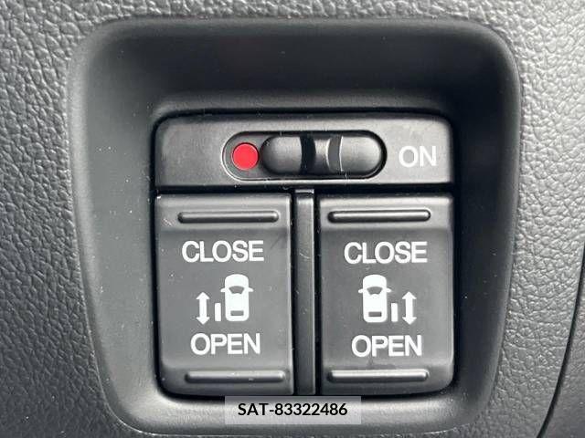 Honda N BOX CUSTOM 2016-02 351377-4