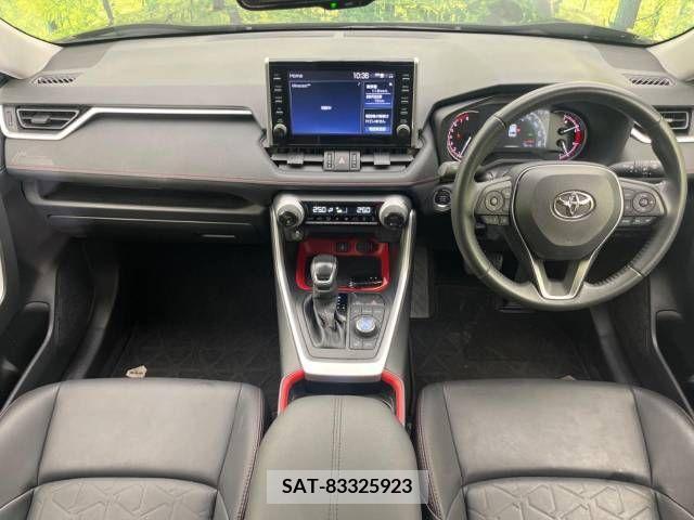 Toyota RAV4 2021-06 381032-1
