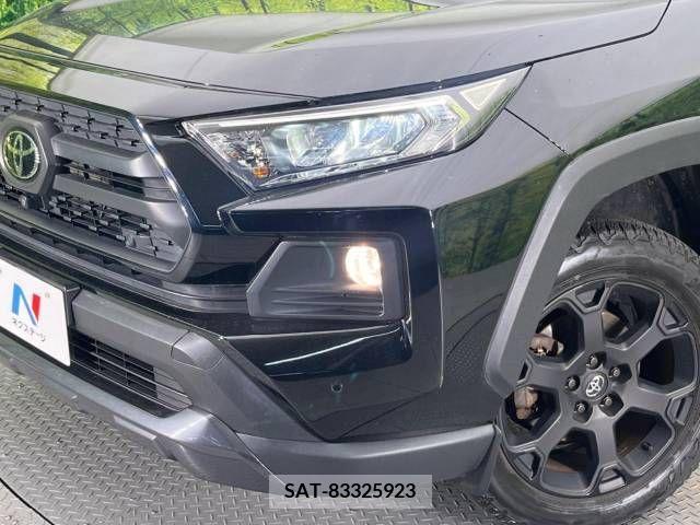 Toyota RAV4 2021-06 381032-12