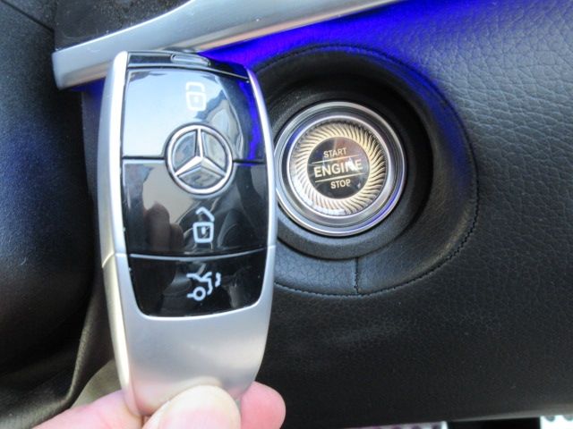Mercedes Benz S-CLASS 2018-09 187866-19
