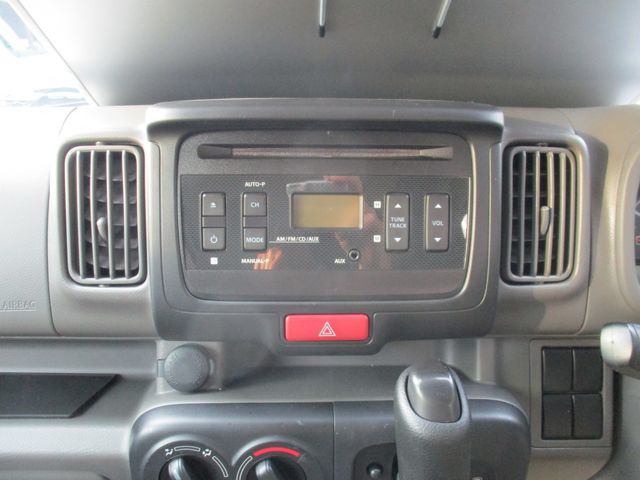 Mazda SCRUM VAN 2019-06 2840-10
