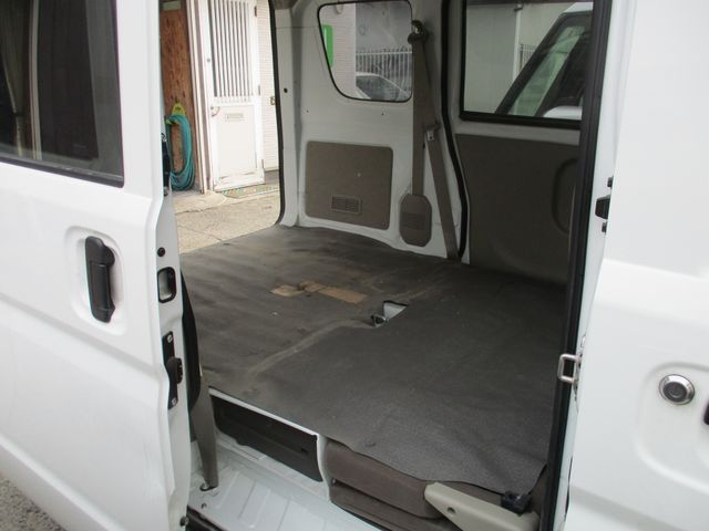 Mazda SCRUM VAN 2019-06 2840-22