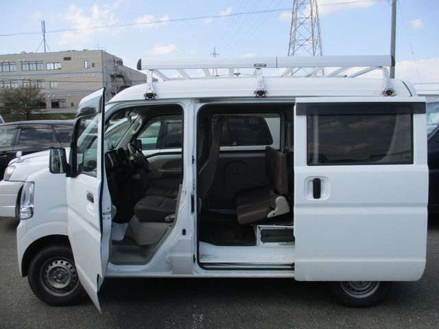 Mazda SCRUM VAN 2019-06 2840-5