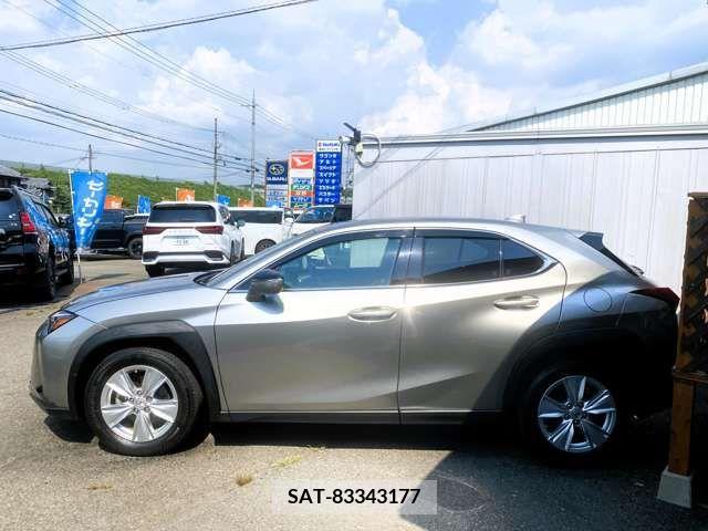 Lexus UX 2019-09 363061-3