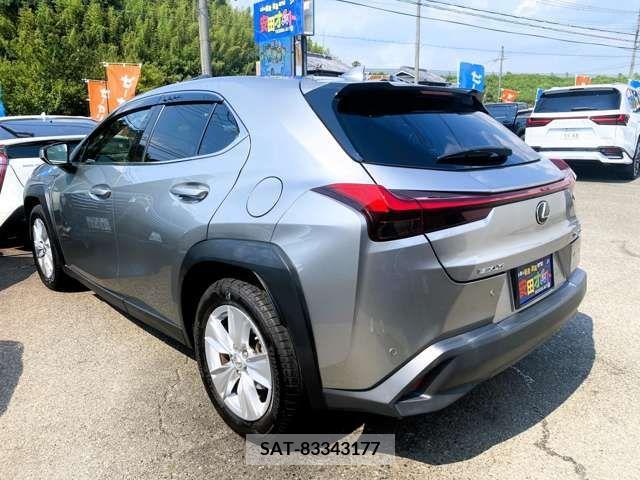 Lexus UX 2019-09 363061-2