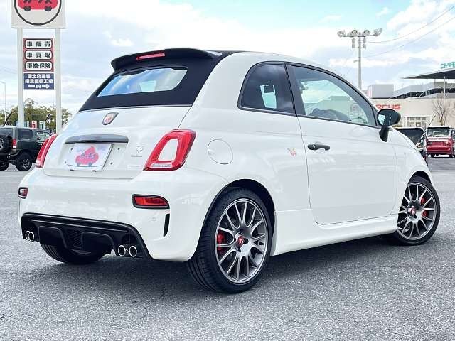 Abarth 695 2023-04 193248-2