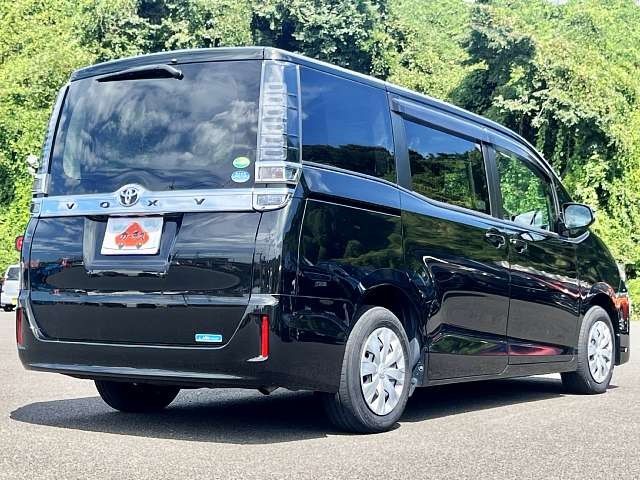 Toyota VOXY 2019-03 10270-2